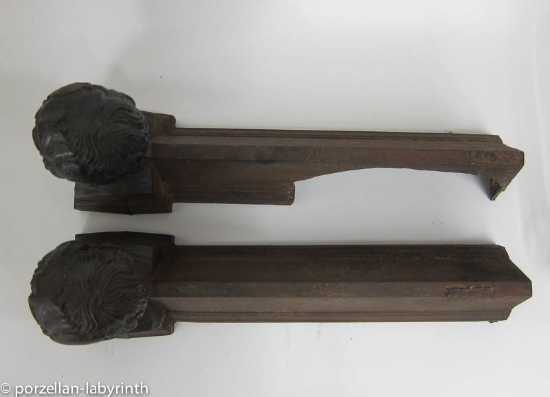 2 alte Kaminvorleger Kaminböcke Kaminholz Gusseisen Kaminhunde Antik